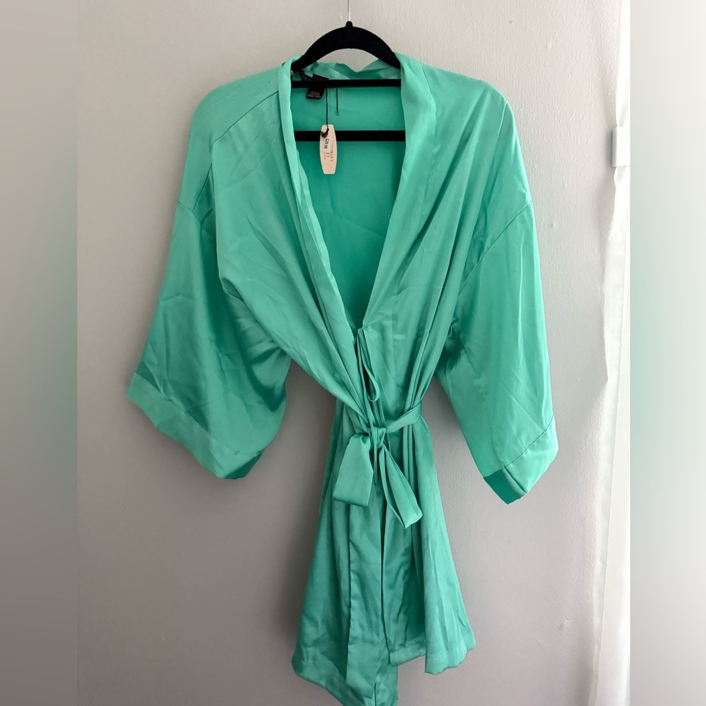 NWT Victoria’s Secret Kimono Robe XS/S